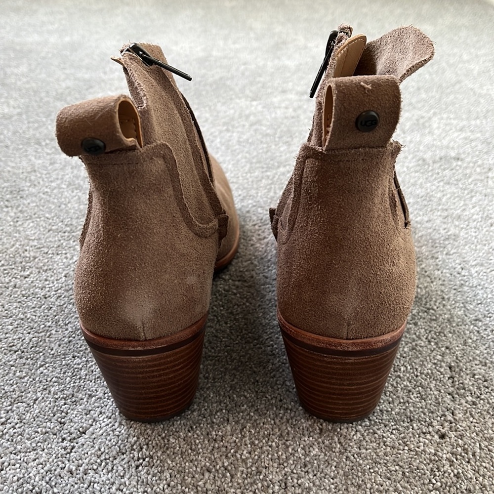 Ugg Tan Suede Zip-Up Bootie - Picture 5 of 8